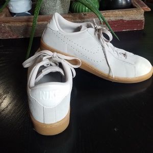 Nike suede unisex shoe